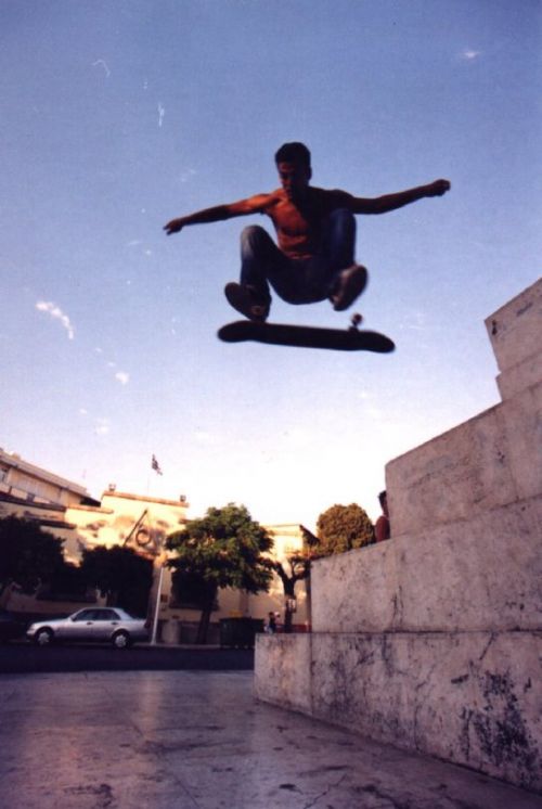 kalisperis-kickflip.jpg